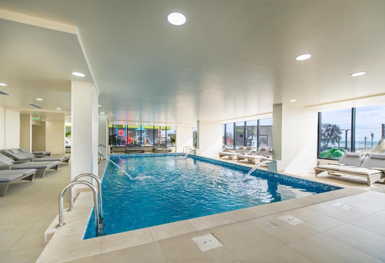 Seastar Apartment - Spa N Pools Beach Resort Mamaia Exteriér fotografie